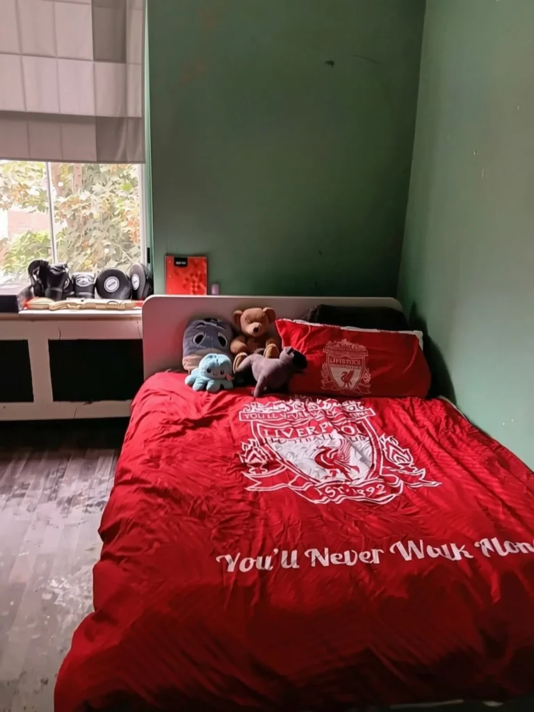 Clean and organised bedroom following independent cleaning and rearrangement.